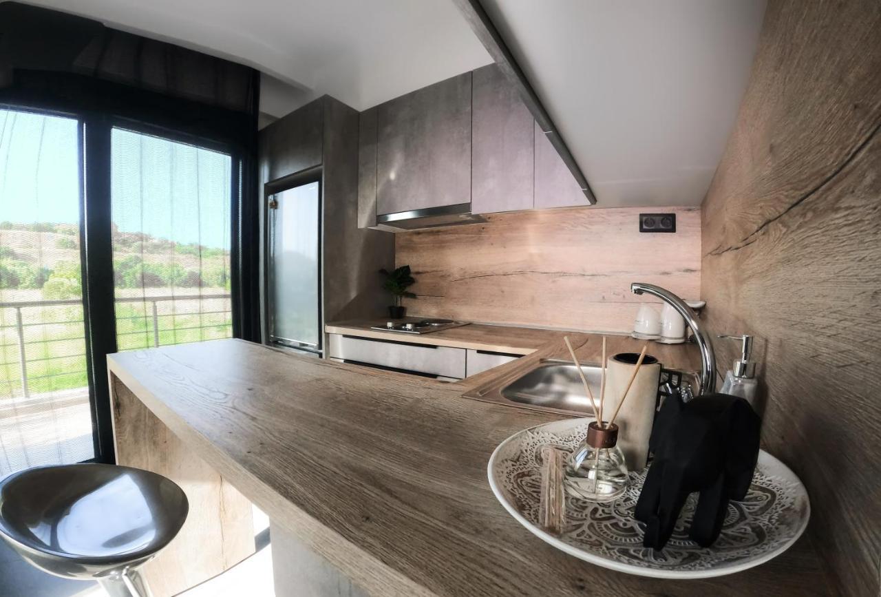 ניאה מודאניה Berries Luxury Apartments מראה חיצוני תמונה