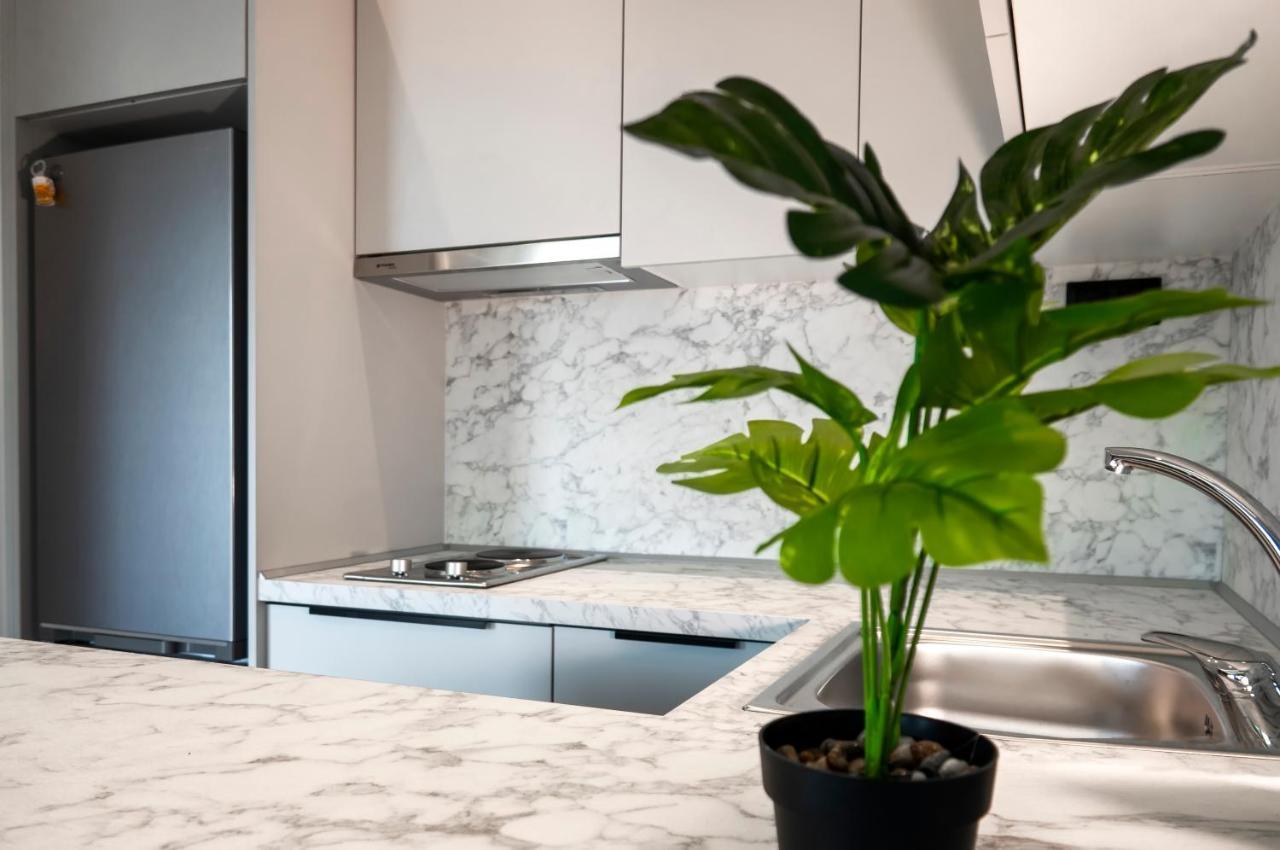 ניאה מודאניה Berries Luxury Apartments מראה חיצוני תמונה