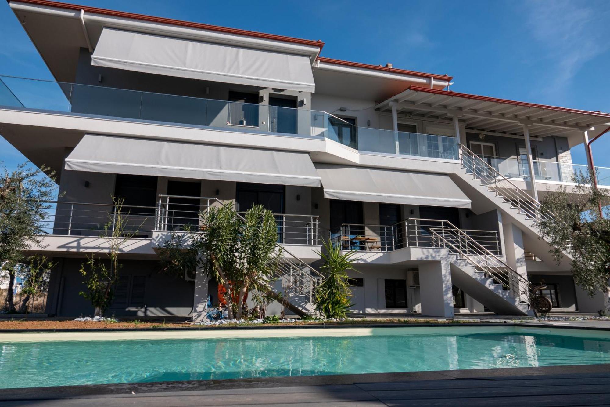 ניאה מודאניה Berries Luxury Apartments מראה חיצוני תמונה