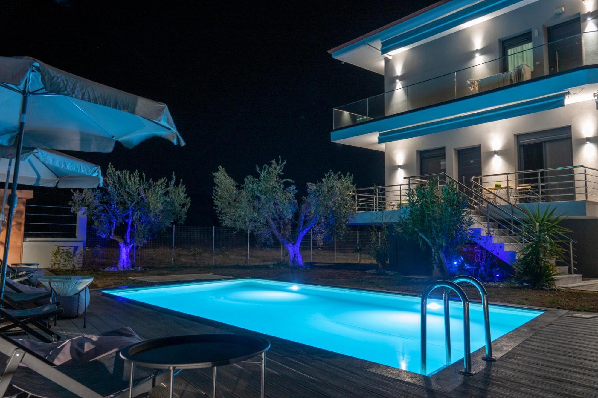 ניאה מודאניה Berries Luxury Apartments מראה חיצוני תמונה